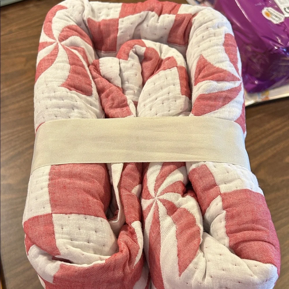 Threshold Pink and White Quilt Set